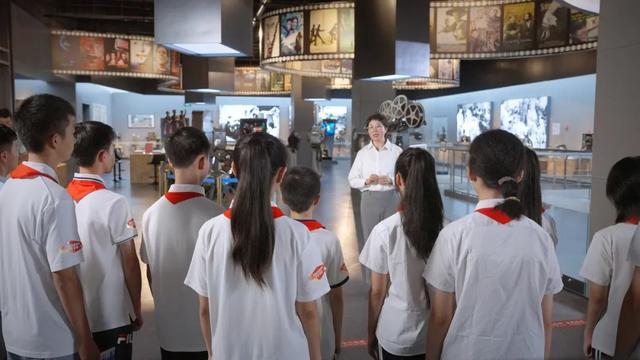 笃行青春路 奋发筑脊梁丨成都市开学第一课开讲啦(图4)