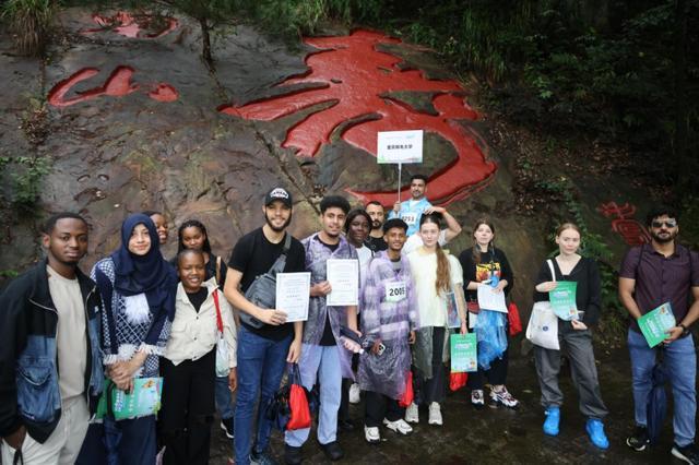 “老外行者”重庆天际线极限运动挑战赛-金鹰登山马拉松(图4)