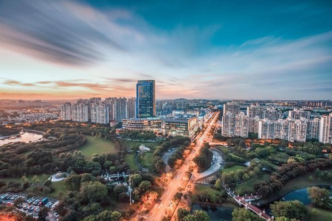 贯彻四中全会精神一线万平方米商业体蝶变：方松街道这样让商圈“活”起来(图1)